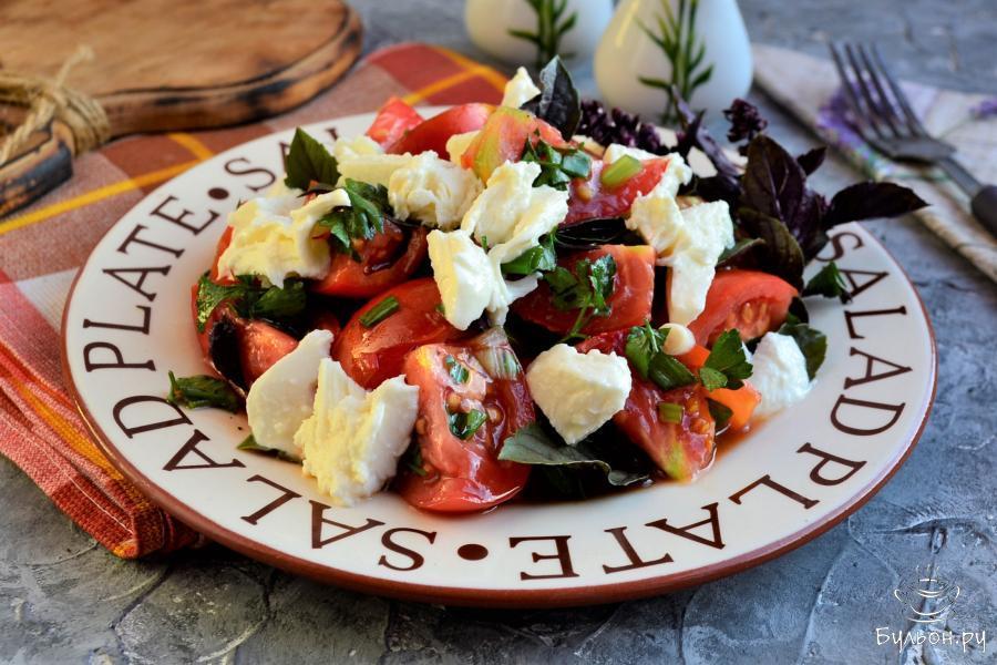 Салат с помидорами и базиликом рецепт – Европейская кухня: Салаты. «Еда»