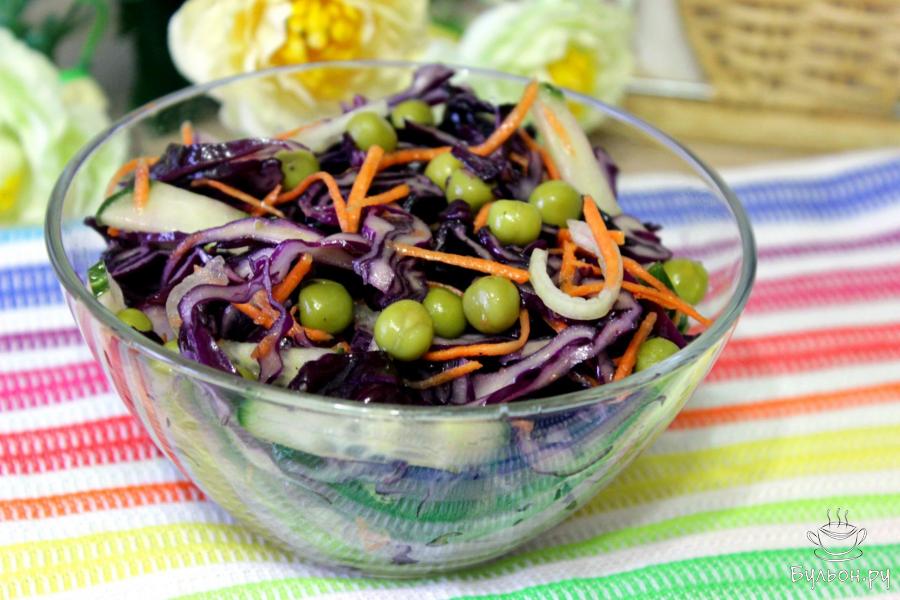 Витаминный салат из краснокочанной капусты - пошаговый рецепт с фото