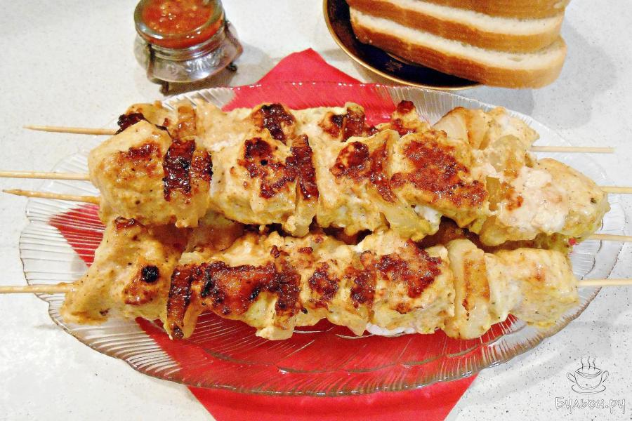 Шашлычки из куриного филе на сковороде Шашлычки из куриного филе на сковороде - пошаговый рецепт с фото