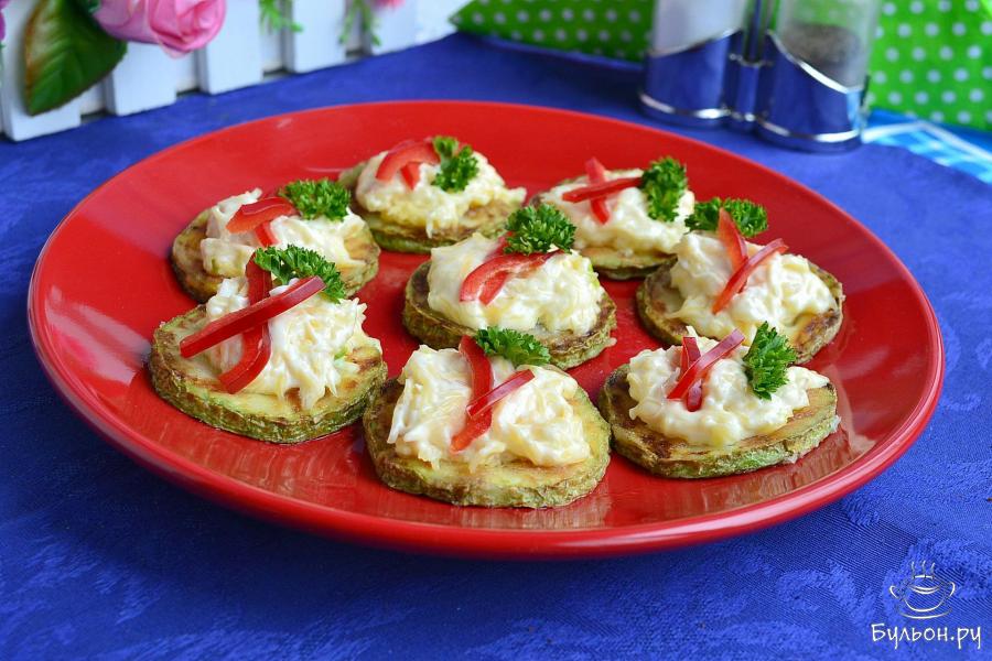 Самые вкусные кабачковые оладьи с майонезом (сметаной), сыром и чесноком