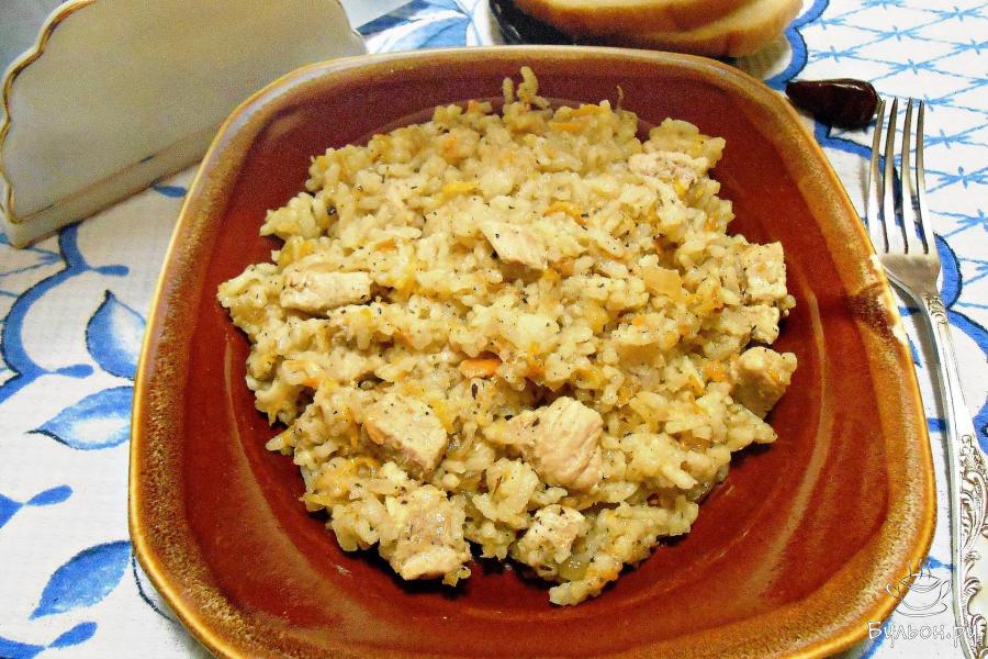 Рис со свининой на сковороде