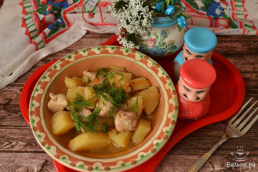 Картошка тушеная с мясом Картошка тушеная с мясом