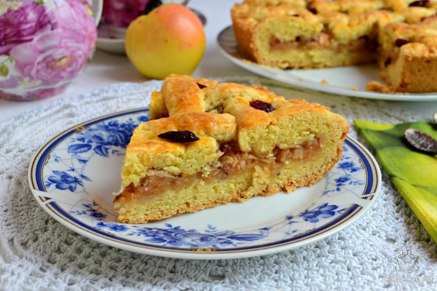Песочный пирог с яблоками и орехами - пошаговый рецепт с фото