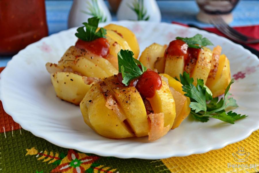 Картофель-гармошка с салом в духовке - пошаговый рецепт с фото
