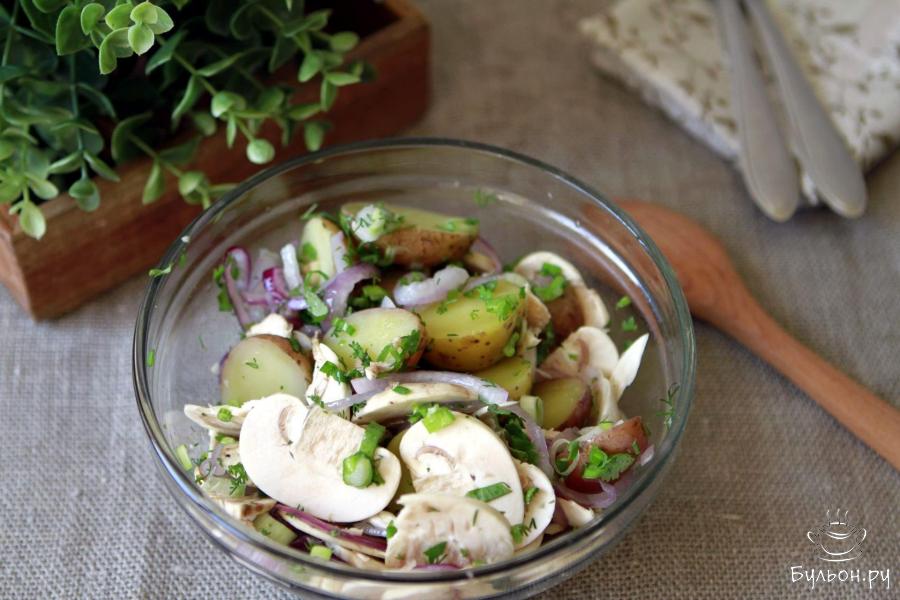 Теплый салат из запеченного картофеля с грибами - пошаговый рецепт с фото
