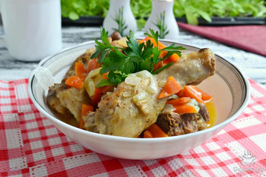 Курица тушеная с луком и морковью - пошаговый рецепт с фото