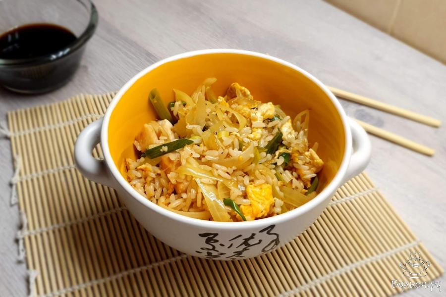 Китайский жареный рис с яйцом и курицей - пошаговый рецепт с фото