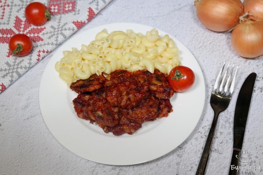 Кусочки соевого мяса в томатном соусе с луком - пошаговый рецепт с фото