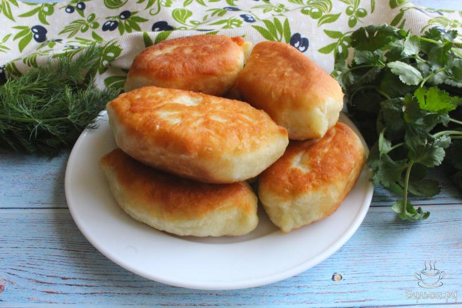 Жареные пирожки с солеными огурцами "Ложные грибы" - пошаговый рецепт с фото
