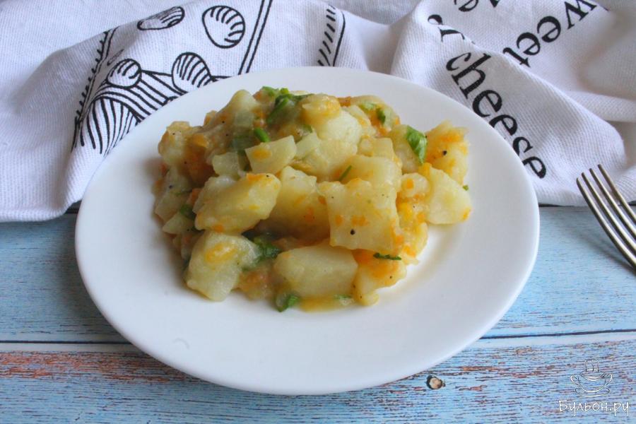 Тушеный картофель с овощами и сыром - пошаговый рецепт с фото