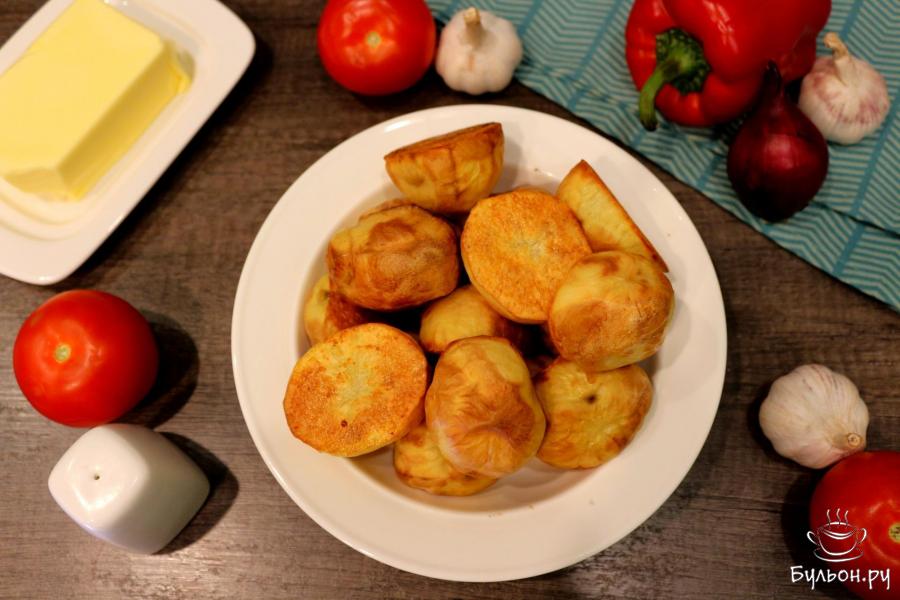 Запеченный картофель половинками со сливочным маслом - пошаговый рецепт с фото