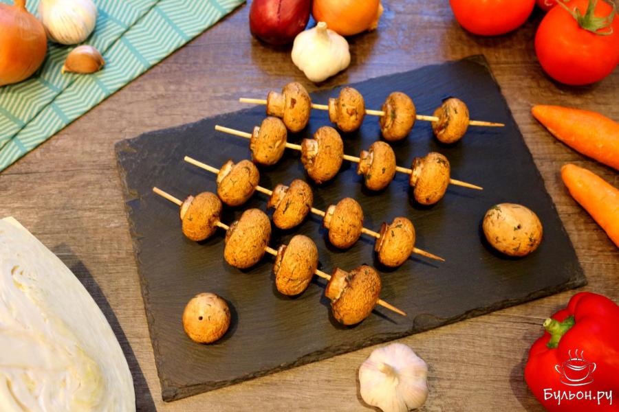 Шампиньоны на шпажках в соевом маринаде - пошаговый рецепт с фото