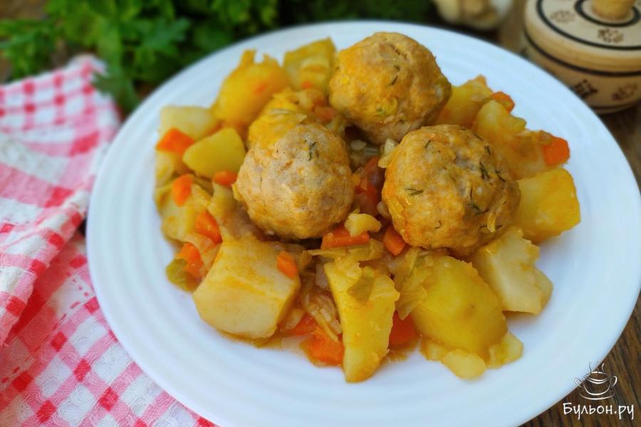 Рагу с фрикадельками, капустой и картофелем - пошаговый рецепт с фото