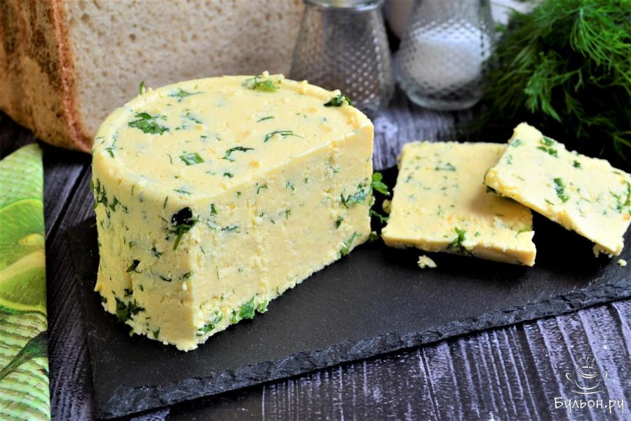 Домашний сыр с зеленью