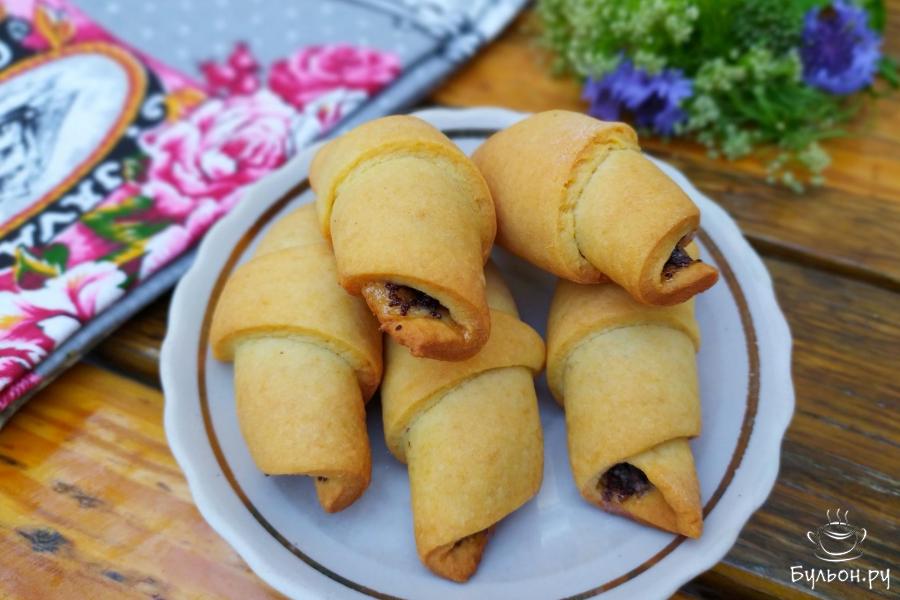 Рогалики из дрожжевого теста с орехами и мёдом - пошаговый рецепт с фото ( просмотров)