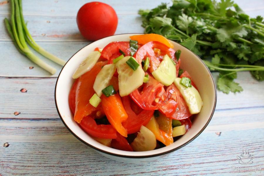 Салат с запеченными перцами, помидорами и огурцами - пошаговый рецепт с фото