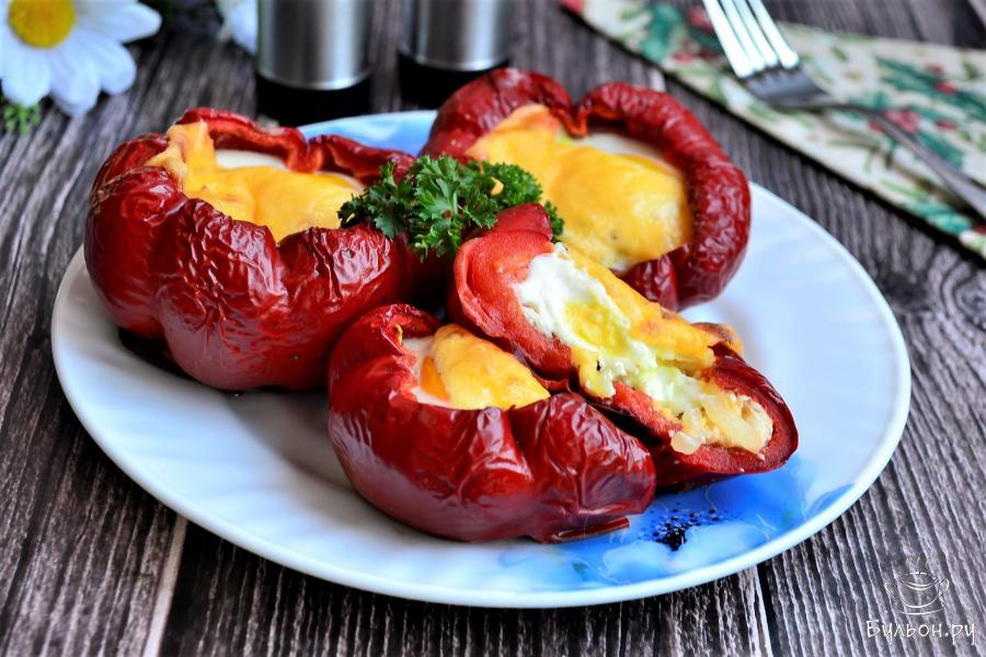 Фаршированные перцы в томатно-сметанном соусе в духовке, в кастрюле, в мультиварке