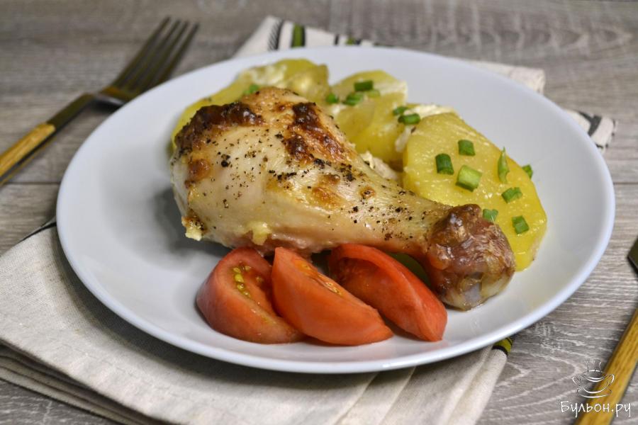 Курица с картошкой, чесноком и майонезом в духовке