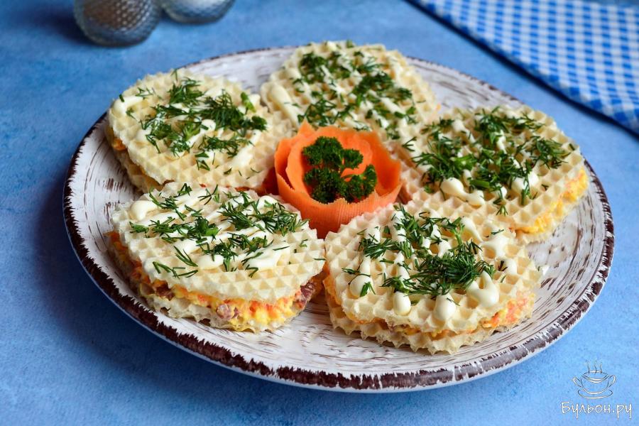 Для того, чтобы собрать вкуснейший селедочный торт, вам понадобятся такие ингредиенты