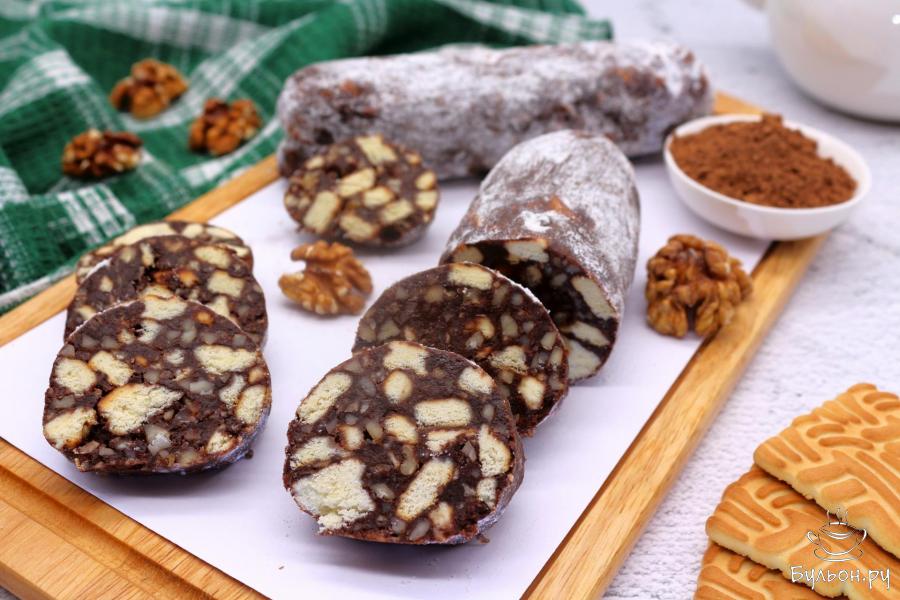 Шоколадная колбаса из печенья и орехов со сгущенкой - пошаговый рецепт с фото