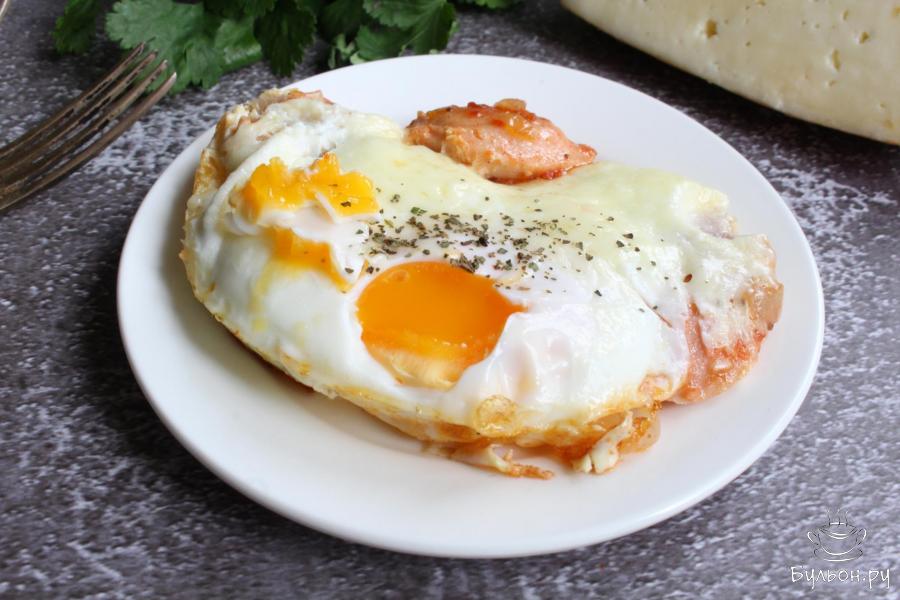 Яичница с сосисками, помидорами и сыром - пошаговый рецепт с фото