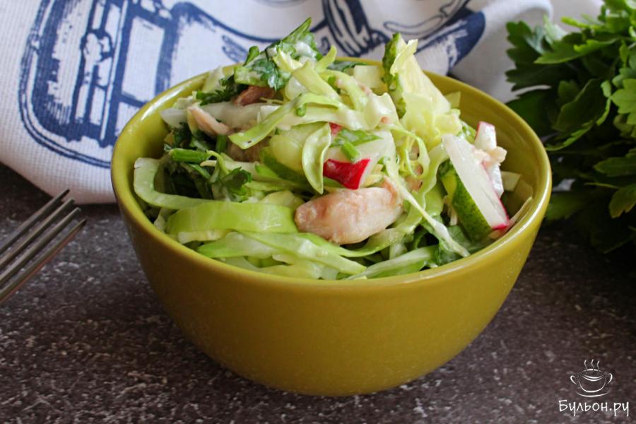Капустный салат с куриным мясом, редисом и огурцом - пошаговый рецепт с фото