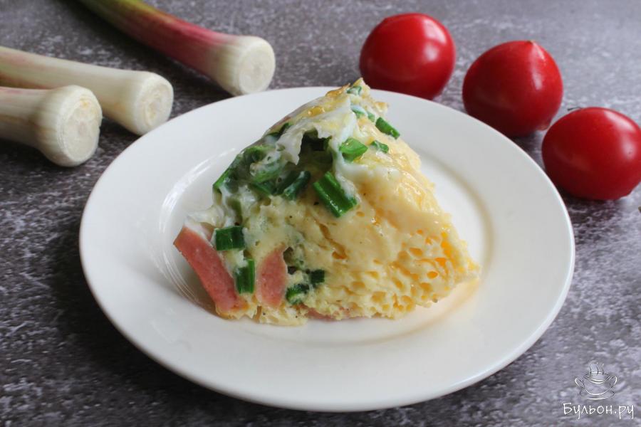 Омлет с сосисками и зеленым луком в духовке - пошаговый рецепт с фото