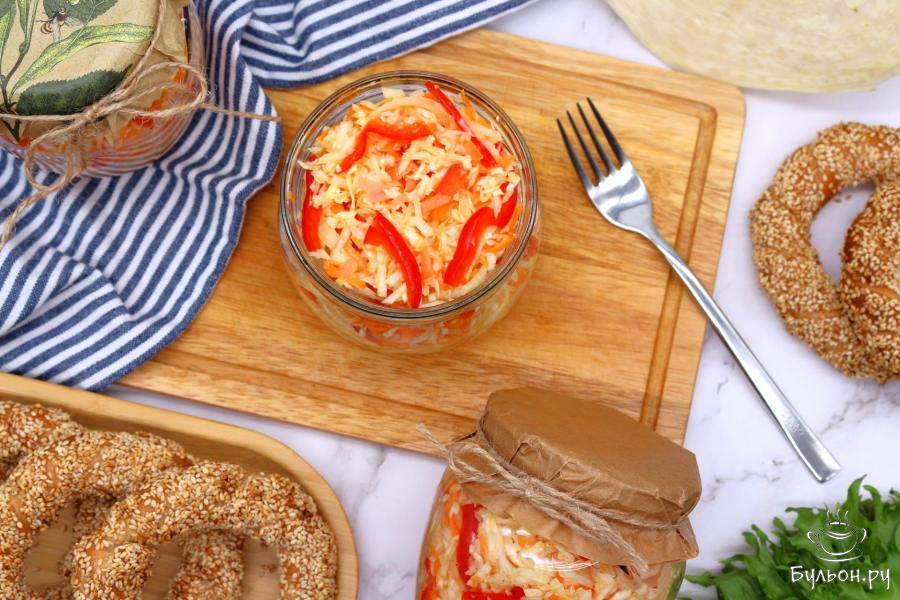Салат из капусты, моркови и болгарского перца Салат из капусты, моркови и болгарского перца