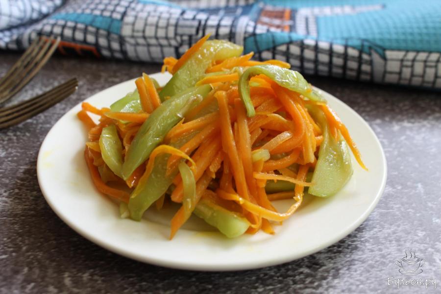 Жареные огурцы с морковью - пошаговый рецепт с фото