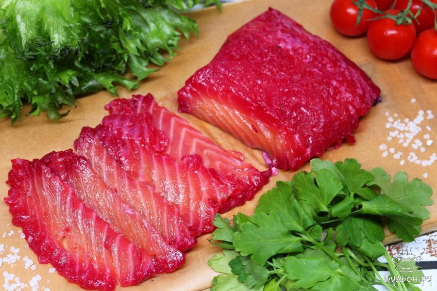 Засолка красной рыбы в свекле - пошаговый рецепт с фото