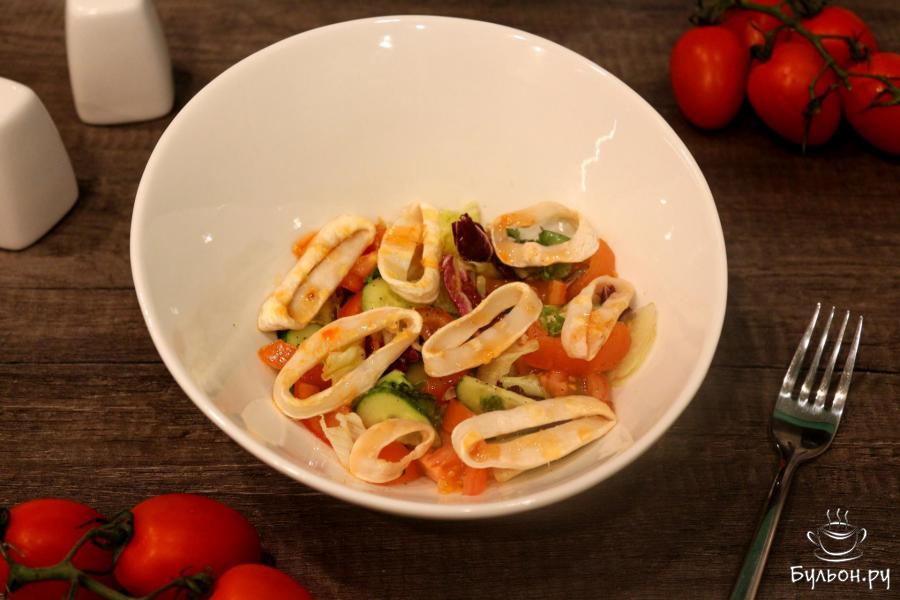 Овощной салат с кальмаром на гриле - пошаговый рецепт с фото