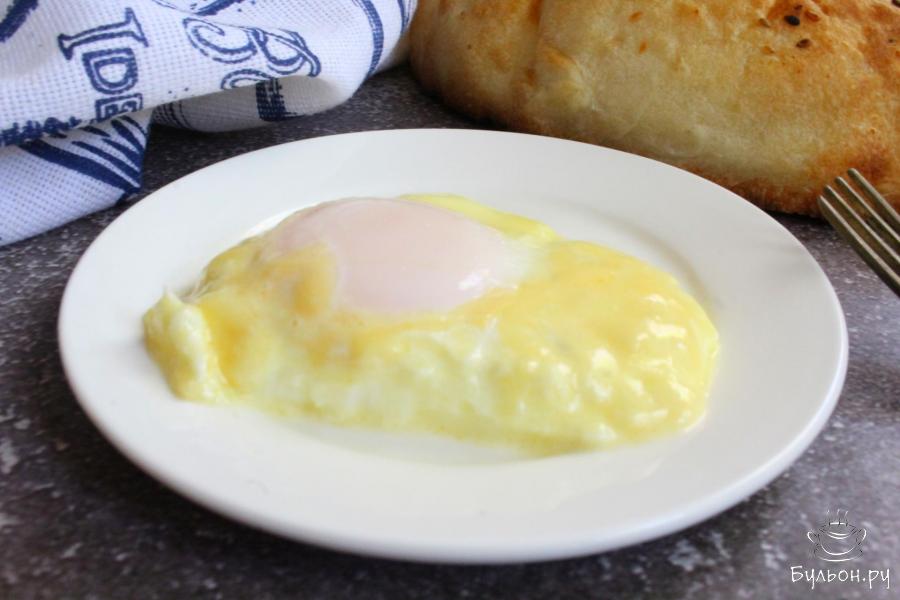 Яичница со сметаной и сыром - пошаговый рецепт с фото