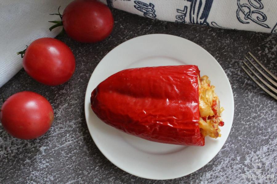 Сладкие перцы, фаршированные сыром и спагетти Сладкие перцы, фаршированные сыром и спагетти