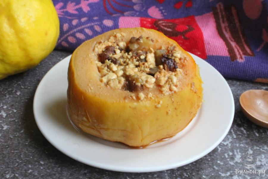 Айва фаршированная творогом, орехами и медом - пошаговый рецепт с фото