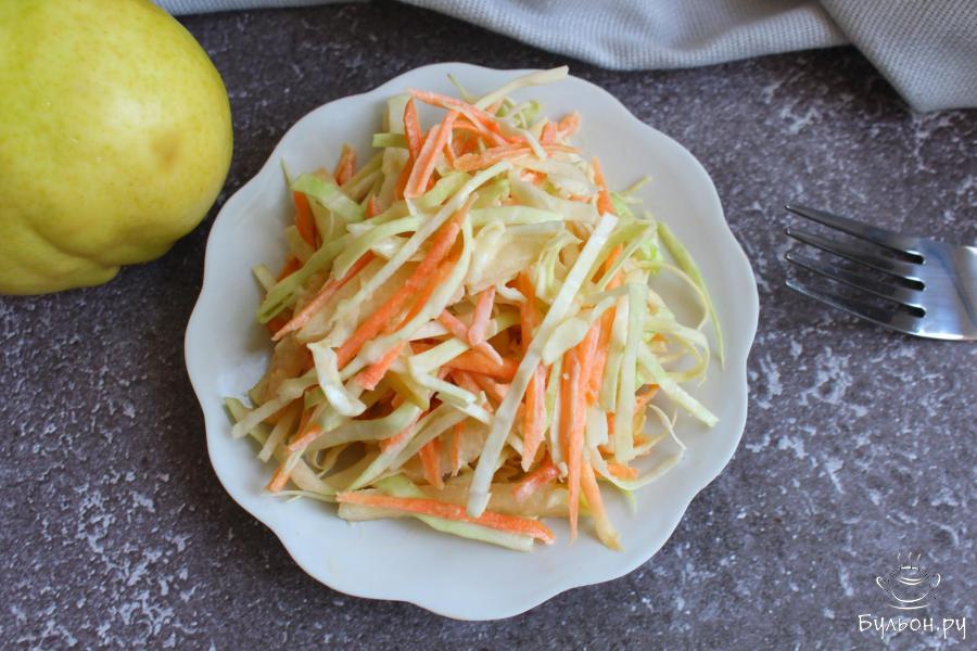 Капустный салат с морковью и грушами - пошаговый рецепт с фото