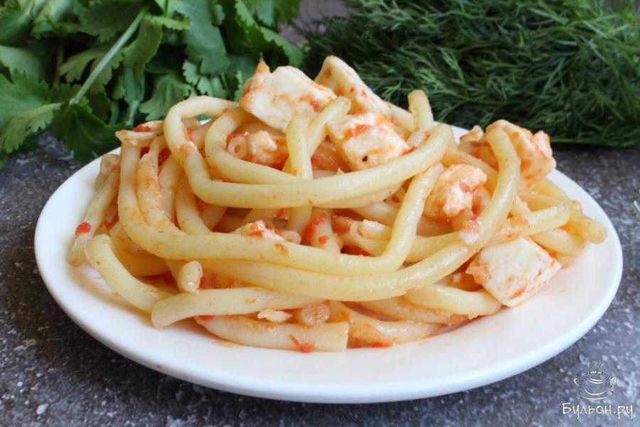 Спагетти с брынзой и томатами