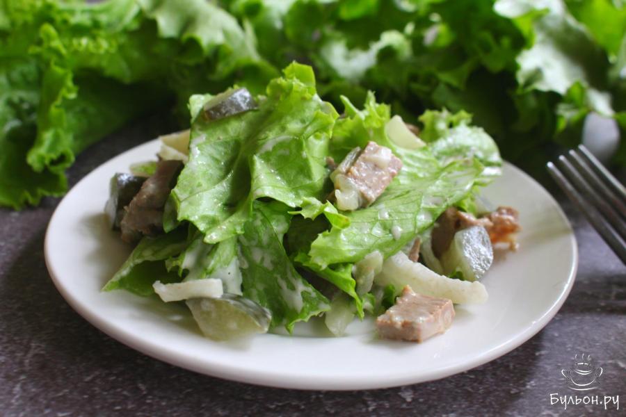 Салат с вареной печенкой, солеными огурцами и луком - пошаговый рецепт с фото