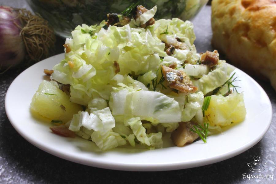 Салат из пекинской капусты со шпротами и картошкой - пошаговый рецепт с фото