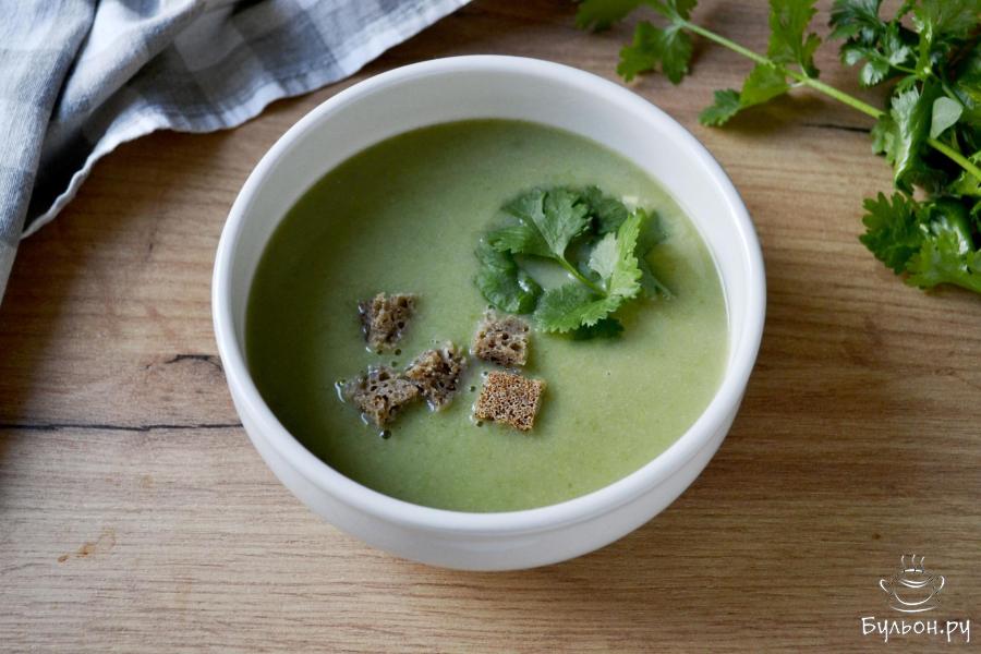Суп-пюре из зеленого горошка на мясном бульоне - пошаговый рецепт с фото