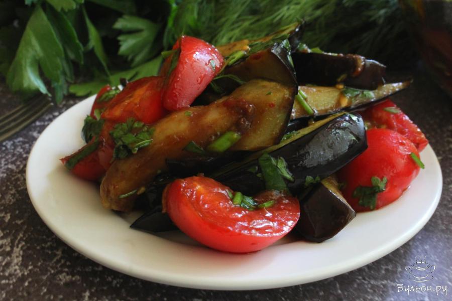 Салат с баклажанами и помидорами под чесночной заправкой - пошаговый рецепт с фото