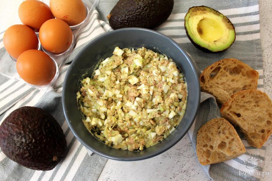 Закуска из печени трески, яйца и авокадо - пошаговый рецепт с фото