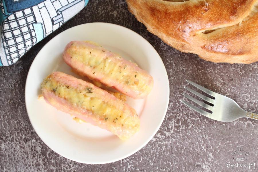 Сосиски целиком с сыром и яйцом, в духовке - пошаговый рецепт с фото