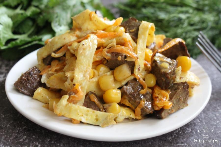 Салат с печенью, сыром и кукурузой, пошаговый рецепт с фото от автора Знакомый вкус на ккал