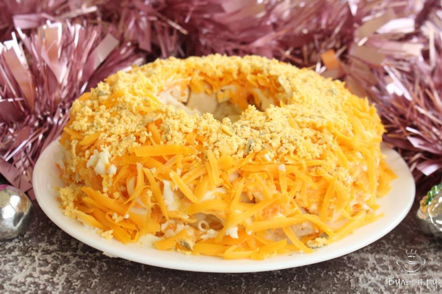 Праздничный салат с куриной грудкой Венок Праздничный салат с куриной грудкой Венок
