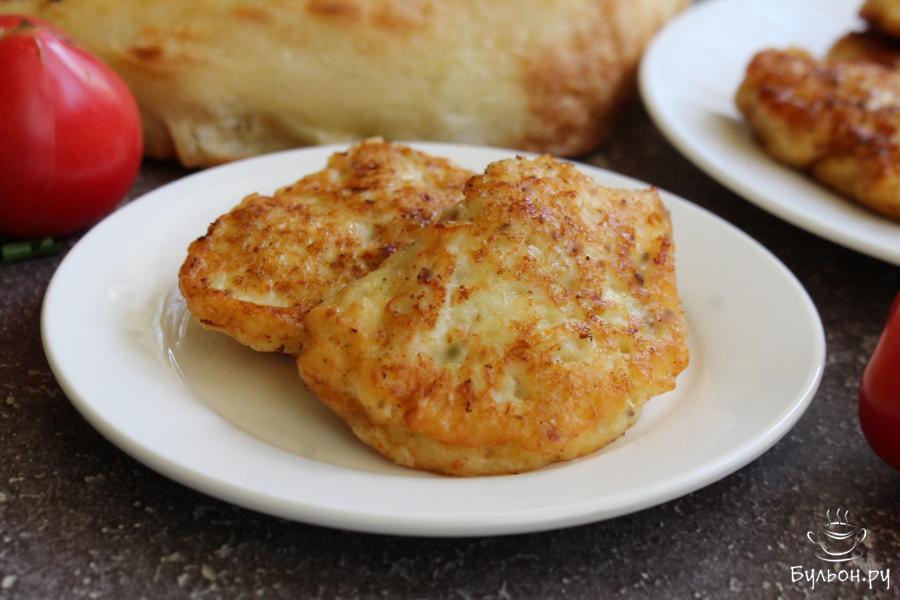Оладьи из куриного филе с луком Оладьи из куриного филе с луком