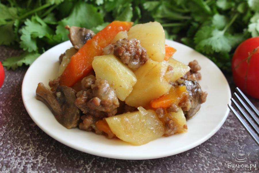 Овощное рагу с мясным фаршем и шампиньонами Овощное рагу с мясным фаршем и шампиньонами
