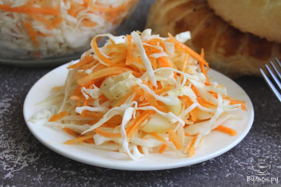 Капустный салат с морковью и ревенем Капустный салат с морковью и ревенем