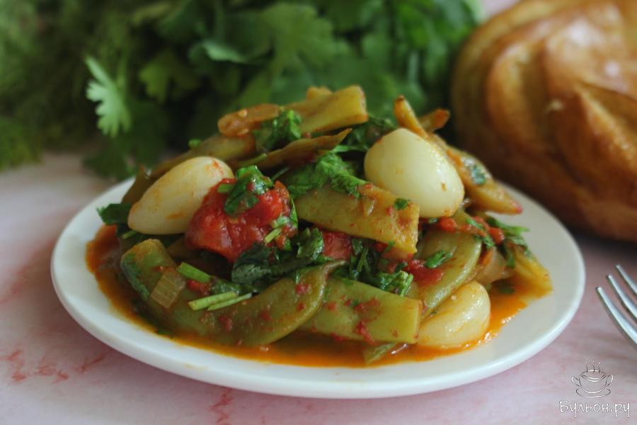 Теплый салат из стручковой фасоли с овощами Теплый салат из стручковой фасоли с овощами