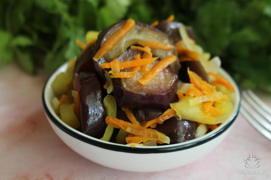 Закусочные баклажаны с овощами и уксусом Закусочные баклажаны с овощами и уксусом