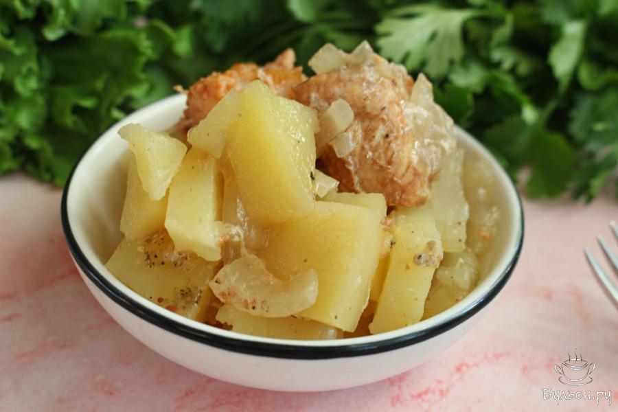 Картошка с куриной грудкой в фольге в духовке